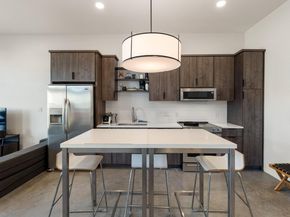 2124 E 6th ST 212, Austin TX 78702