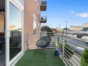 2124 E 6th ST 212, Austin TX 78702