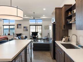 2124 E 6th ST 212, Austin TX 78702