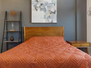 2124 E 6th ST 212, Austin TX 78702