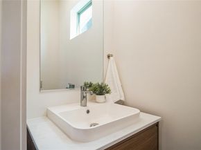 700 Denson DR 1104, Austin TX 78752