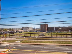 700 Denson DR 1104, Austin TX 78752