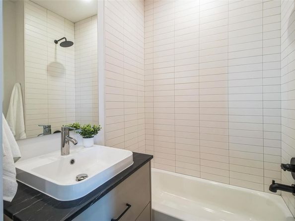 700 Denson DR 1104, Austin TX 78752