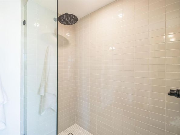 700 Denson DR 1104, Austin TX 78752