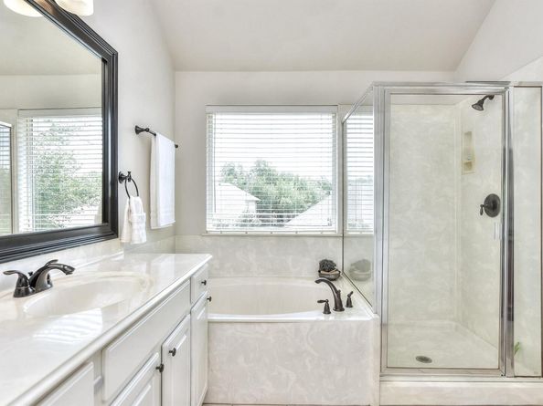 105 Brentwood DR, Georgetown TX 78628