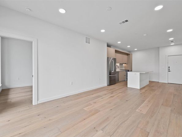 2209 S 1st ST 308, Austin TX 78704
