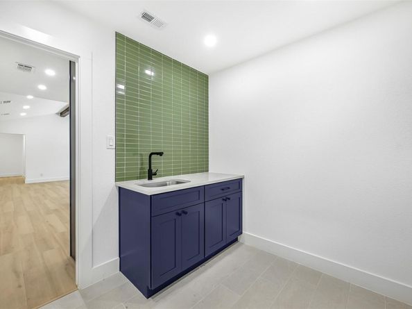 3001 Cedarlawn CIR, Austin TX 78723