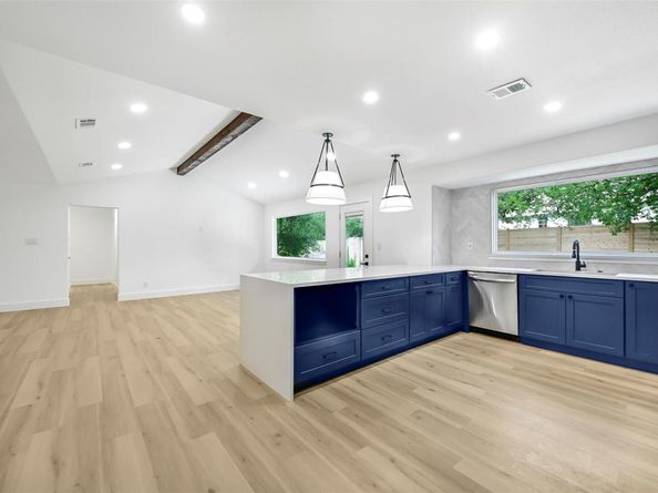3001 Cedarlawn CIR, Austin TX 78723