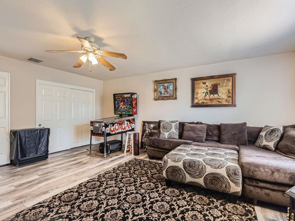 3809 Tailfeather Dr, Round Rock TX 78681
