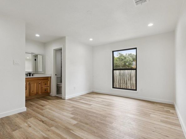 3912 Hillside DR, Round Rock TX 78681