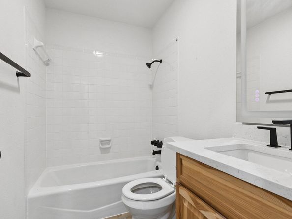 3912 Hillside DR, Round Rock TX 78681