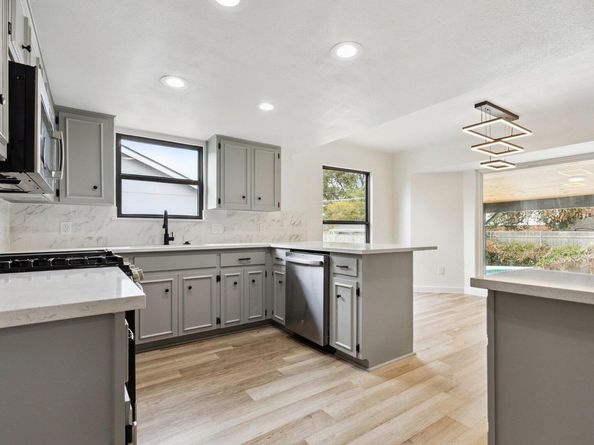 3912 Hillside DR, Round Rock TX 78681