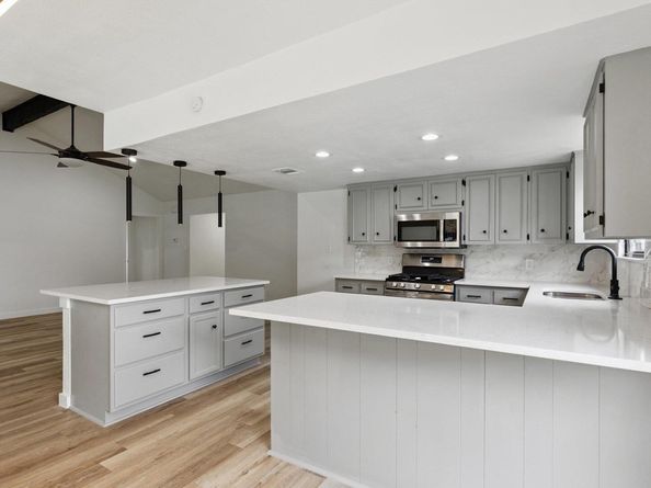 3912 Hillside DR, Round Rock TX 78681