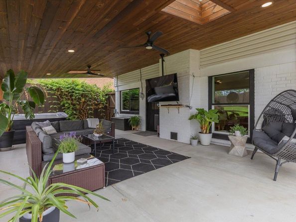 208 Skyloop DR, Austin TX 78745