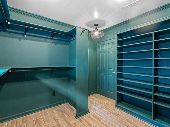 1515 Mearns Meadow BLVD, Austin TX 78758