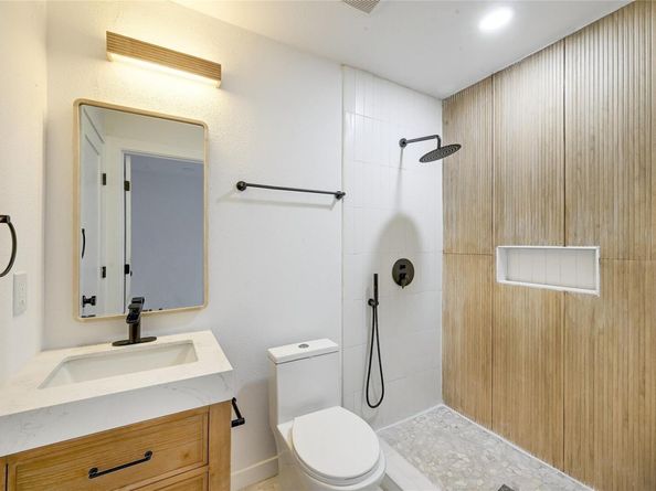 2404 Santa Rita ST, Austin TX 78702