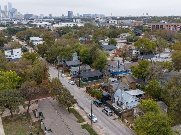 2404 Santa Rita ST, Austin TX 78702