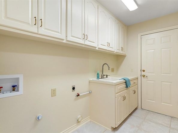 5913 Doone Valley CT, Austin TX 78731