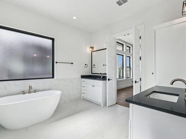 6006 Silent Nova VW, Austin TX 78730