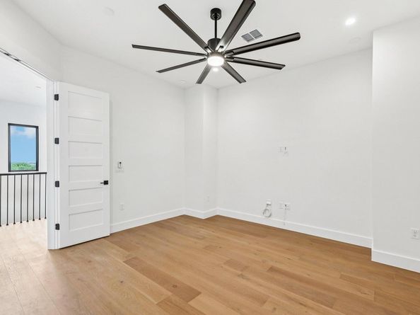 6006 Silent Nova VW, Austin TX 78730