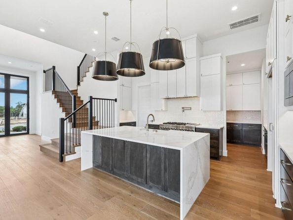 6006 Silent Nova VW, Austin TX 78730