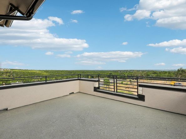 6006 Silent Nova VW, Austin TX 78730