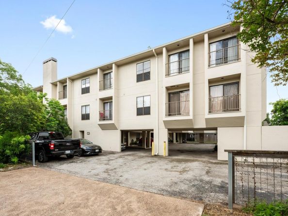 409 E 38th ST 101, Austin TX 78705