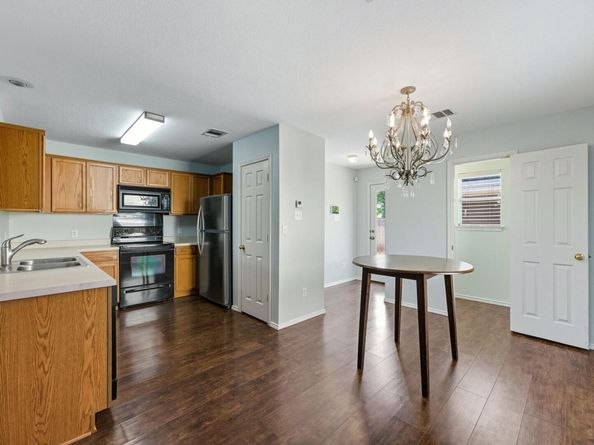 9214 Rowlands Sayle RD, Austin TX 78744