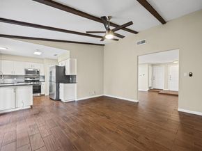 9215 Hunters TRCE E, Austin TX 78758