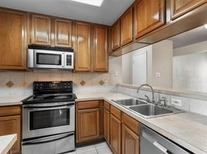 806 W 24th ST 326, Austin TX 78705