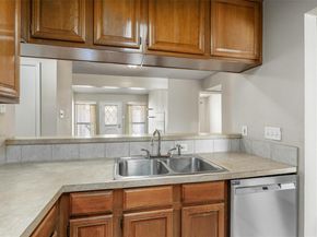 806 W 24th ST 326, Austin TX 78705