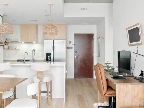 360 Nueces ST 1018, Austin TX 78701