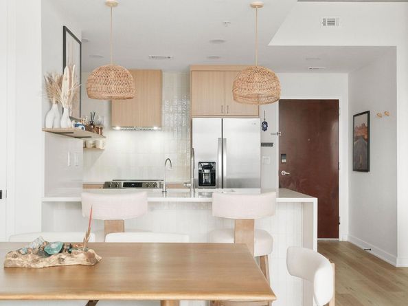 360 Nueces ST 1018, Austin TX 78701