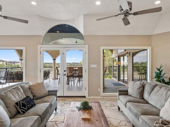 925 Challenger, Lakeway TX 78734