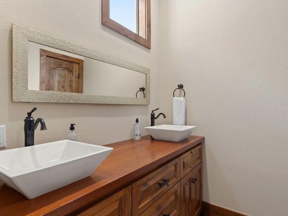 925 Challenger, Lakeway TX 78734