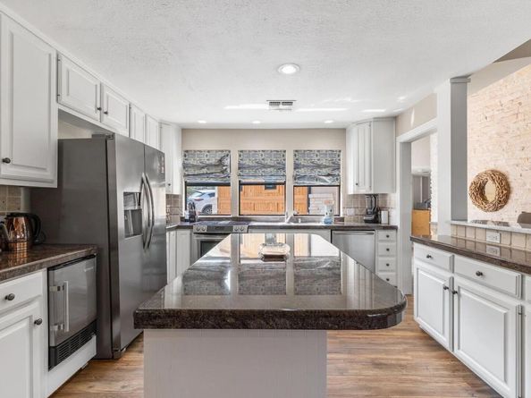925 Challenger, Lakeway TX 78734