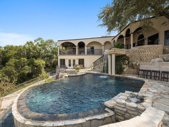 925 Challenger, Lakeway TX 78734