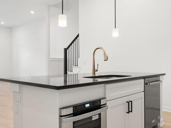 4212 Endurance WAY, Austin TX 78731