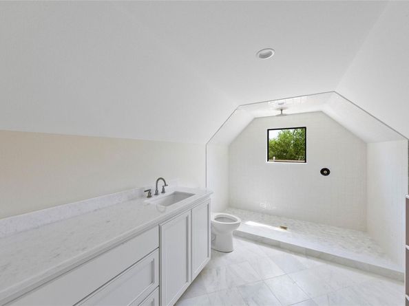 3306 Larry LN A, Austin TX 78722