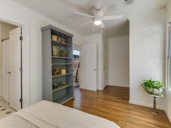 1110 W 22nd ST 16, Austin TX 78705