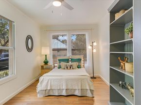 1110 W 22nd ST 16, Austin TX 78705