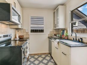 1110 W 22nd ST 16, Austin TX 78705