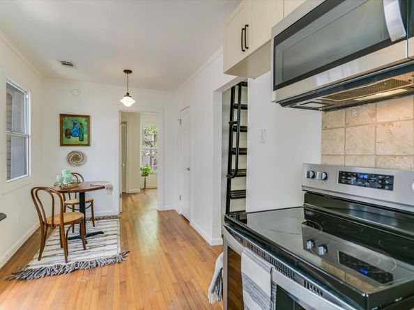 1110 W 22nd ST 16, Austin TX 78705
