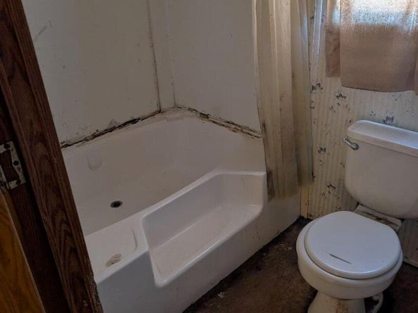 275 Fm 421 RD 21, Lumberton TX 77657