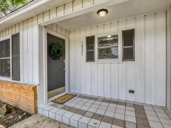 18221 Ledge ST, Jonestown TX 78645