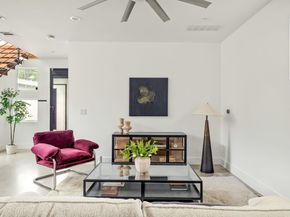 1182 Oakgrove Ave A, Austin TX 78702
