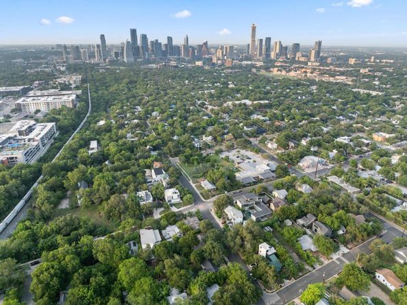 1904 S 6th ST, Austin TX 78704
