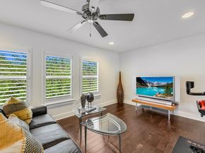 2100 E 10th ST, Austin TX 78702