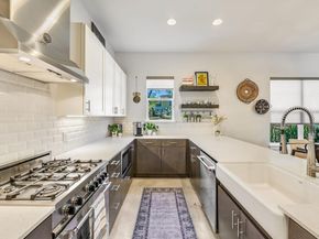 2100 E 10th ST, Austin TX 78702