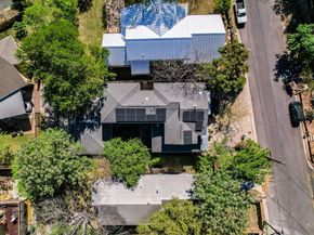 2100 E 10th ST, Austin TX 78702